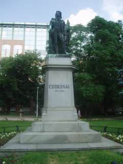 Debrecen, Kálvin tér. Csokonai szobra.jpg Debrecen, Kálvin tér. Csokonai szobra.jpg