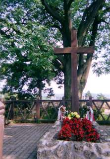 Eger, Vár: Gárdonyi Géza sírja.jpg Eger, Vár: Gárdonyi Géza sírja.jpg