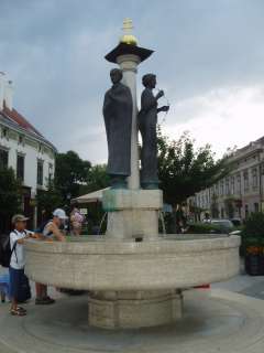 Sopron, Várkerület 030. előtt Hűségkút.jpg Sopron, Várkerület 030. előtt Hűségkút.jpg